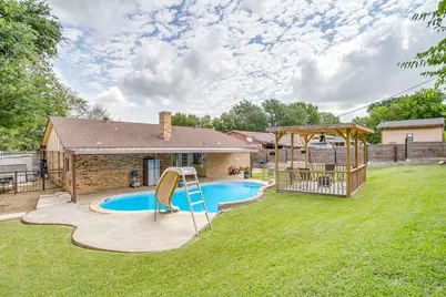2421 Parkside Drive, Grand Prairie, TX 75052 - Photo 21