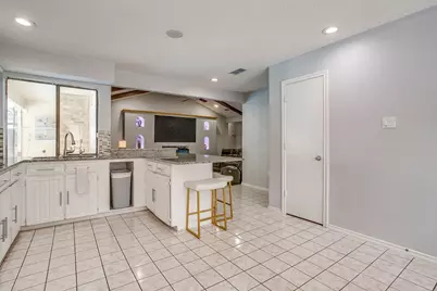 2421 Parkside Drive, Grand Prairie, TX 75052 - Photo 13