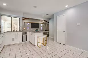 2421 Parkside Dr, Grand Prairie, TX 75052 - Photo 13