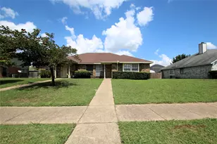 2910 Tanglewood Dr, Lancaster, TX 75134 - Photo 1