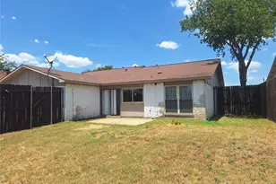 10238 White Elm Rd, Dallas, TX 75243 - Photo 25
