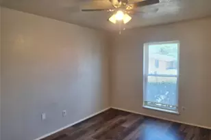 10238 White Elm Rd, Dallas, TX 75243 - Photo 17