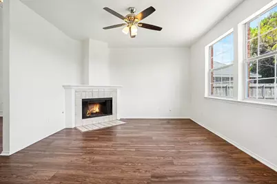 129 Hanover Street, Grand Prairie, TX 75052 - Photo 5