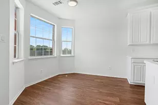 129 Hanover St, Grand Prairie, TX 75052 - Photo 7