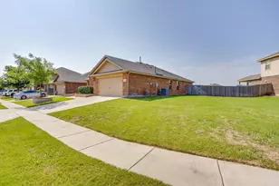 1229 Walnut Cliff Ct, Fort Worth, TX 76179 - Photo 3