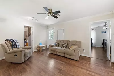 307 W Goddard Street, West, TX 76691 - Photo 5