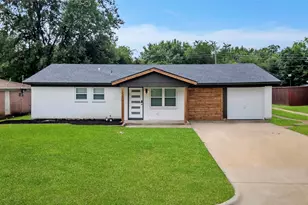 341 Lena Ln, Burleson, TX 76028 - Photo 1