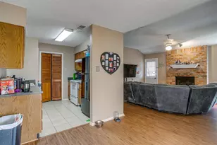 1025 Irene St, Burleson, TX 76028 - Photo 11