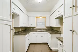 3300 Heritage Ln, Forest Hill, TX 76140 - Photo 5