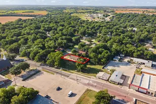 102 S 4th St, Grandview, TX 76050 - Photo 35