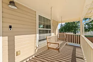 102 S 4th St, Grandview, TX 76050 - Photo 9