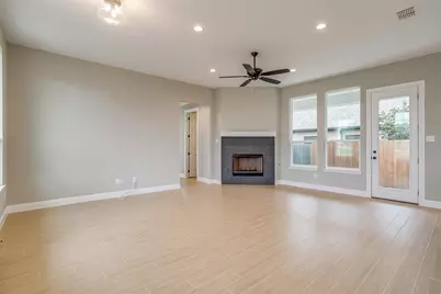 991 Hulen, Crowley, TX 76036 - Photo 9