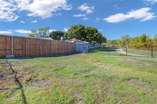 3719 Furneaux Ln, Carrollton, TX 75007 - Photo 17