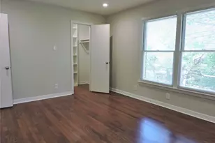 2309 Pembroke Dr, Fort Worth, TX 76110 - Photo 25