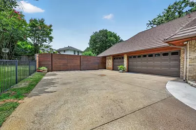 2304 Wakeforest Court, Arlington, TX 76012 - Photo 33