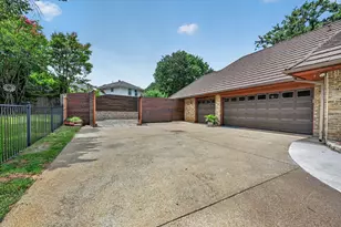 2304 Wakeforest Ct, Arlington, TX 76012 - Photo 35