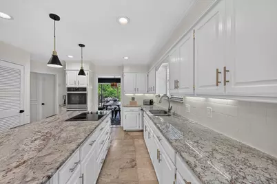 2304 Wakeforest Court, Arlington, TX 76012 - Photo 17