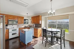 708 Hillcrest Dr, Cleburne, TX 76033 - Photo 9