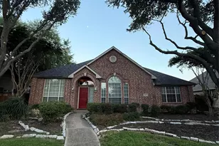 1645 Castle Pines Dr, Frisco, TX 75034 - Photo 1