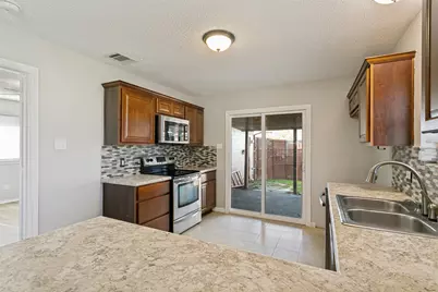 1712 E Peters Colony Road, Carrollton, TX 75007 - Photo 7