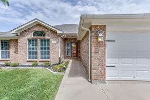 1020 Thistle Meade Cir, Burleson, TX 76028 - Photo 5