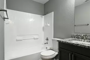 1010 S Retta St, Fort Worth, TX 76111 - Photo 17