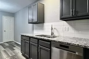 1010 S Retta St, Fort Worth, TX 76111 - Photo 11