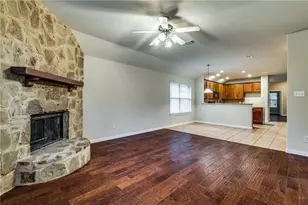 811 Creekside Dr, Little Elm, TX 75068 - Photo 3