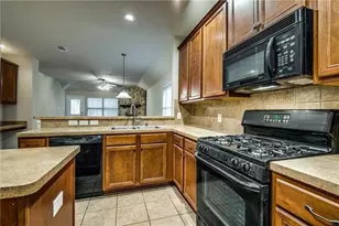 811 Creekside Dr, Little Elm, TX 75068 - Photo 7