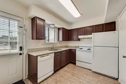 2826 Wimbledon Court #B, Garland, TX 75041 - Photo 7