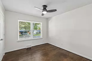 9809 Lanshire Dr, Dallas, TX 75238 - Photo 19