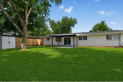1301 Manor Drive, Cleburne, TX 76033 - Photo 25