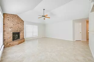 2822 White Oak Dr, Grand Prairie, TX 75052 - Photo 5