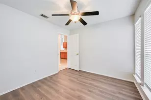 2822 White Oak Dr, Grand Prairie, TX 75052 - Photo 23