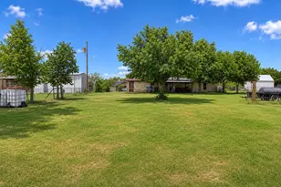 119 Dennis St, Jacksboro, TX 76458 - Photo 25