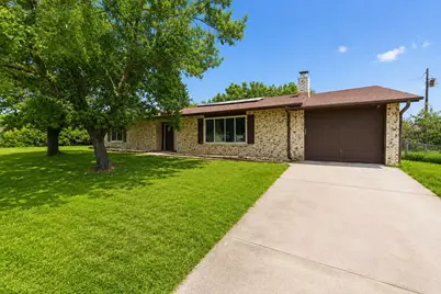119 Dennis Street, Jacksboro, TX 76458 - Photo 1