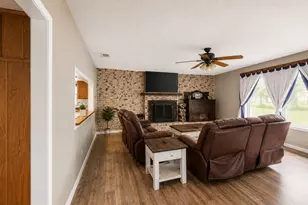 119 Dennis St, Jacksboro, TX 76458 - Photo 5