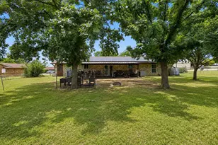 119 Dennis St, Jacksboro, TX 76458 - Photo 21