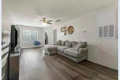 527 Southwest Parkway #303, College Station, TX 77840 - Photo 3