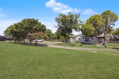 7921 White Settlement Road, White Settlement, TX 76108 - Photo 39
