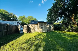 107 N Dwight Ave, Dallas, TX 75211 - Photo 9