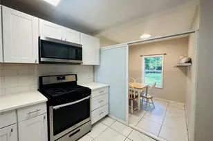 107 N Dwight Ave, Dallas, TX 75211 - Photo 1