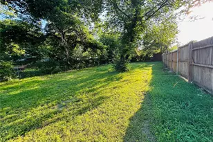 107 N Dwight Ave, Dallas, TX 75211 - Photo 7