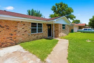 213 Virginia Dr, Lacy Lakeview, TX 76705 - Photo 3