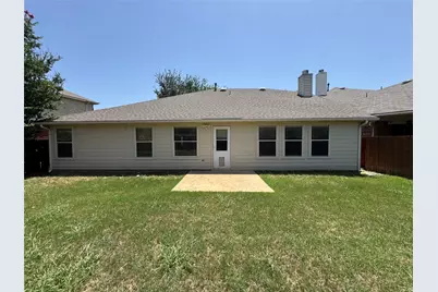 305 E Clover Park Drive, Fort Worth, TX 76140 - Photo 29