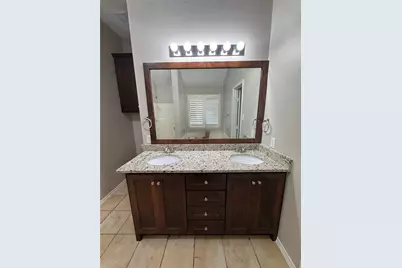 305 E Clover Park Drive, Fort Worth, TX 76140 - Photo 17