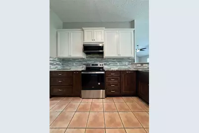 305 E Clover Park Drive, Fort Worth, TX 76140 - Photo 7