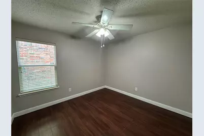 305 E Clover Park Drive, Fort Worth, TX 76140 - Photo 23