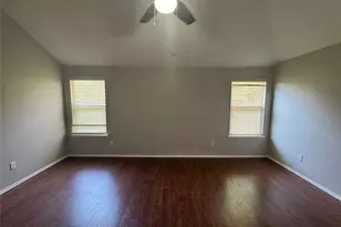 304 E Clover Park Dr, Fort Worth, TX 76140 - Photo 15