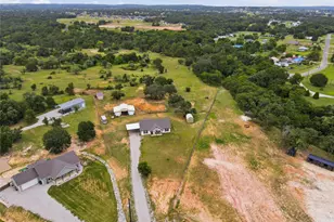 1057 Hereford Dr, Springtown, TX 76082 - Photo 23
